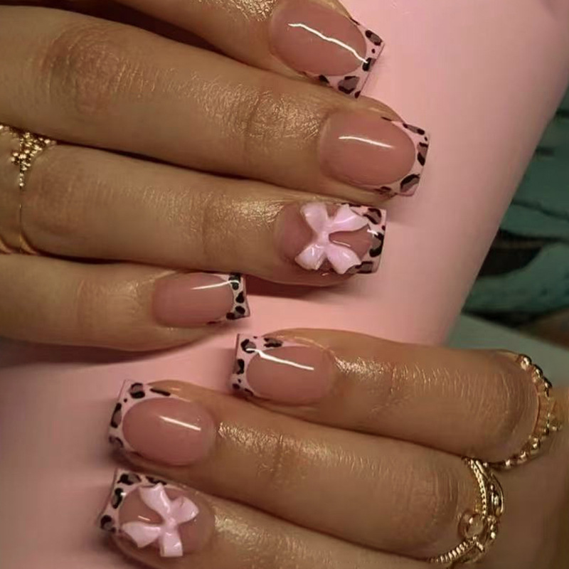 Pink Leopard Print French Tip  - Nail Art Leopard recension och pris